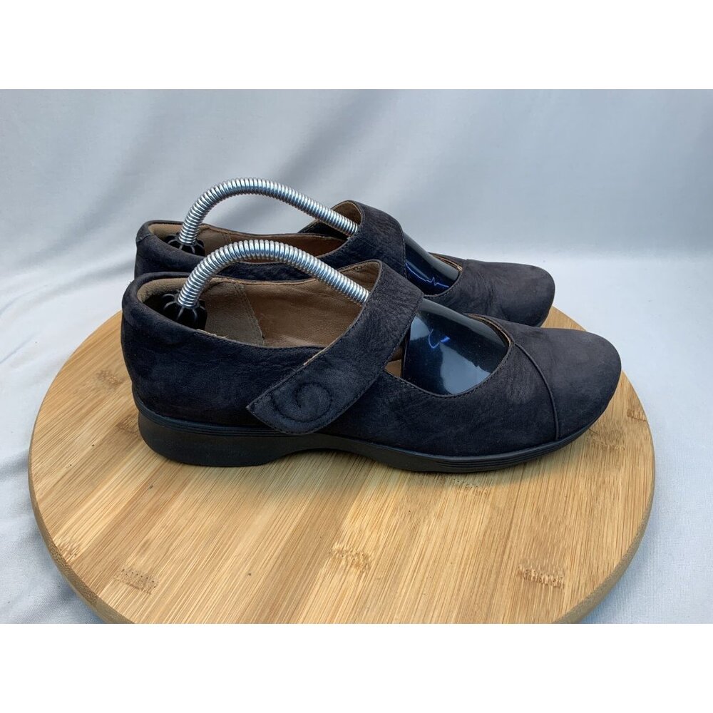 Clarks Artisan Mary Jane Flat Black 6.5 Women's Aubrie Muse Nubuck Suede Leather